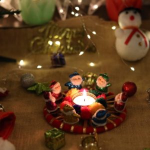 santa_with_tea_light_candle_holder_2